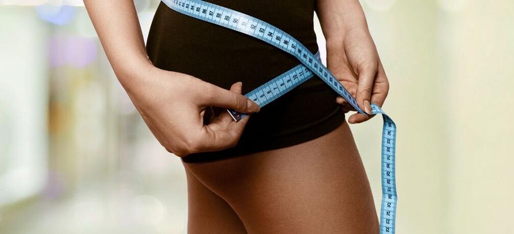 Moteris užfiksuoja efektyvaus svorio metimo rezultatus